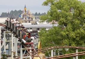 10万+打卡 美心红酒小镇景区清明假期开启节日“人从众”模式 ... ...