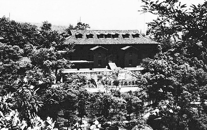 中共中央南方局暨八路军驻重庆办事处所在地——红岩村。（资料图片）