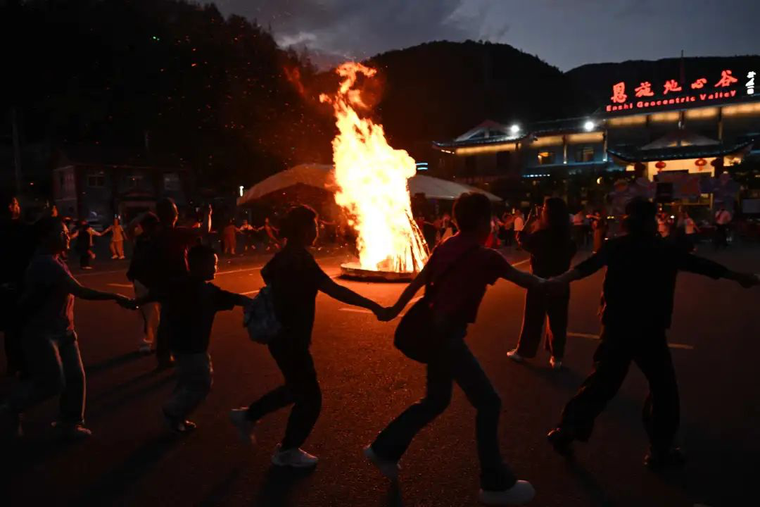 77a63fde10184d52a21338f226d70751